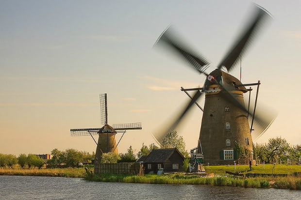 Větrný mlýn v Kinderdijk-Elshout.
