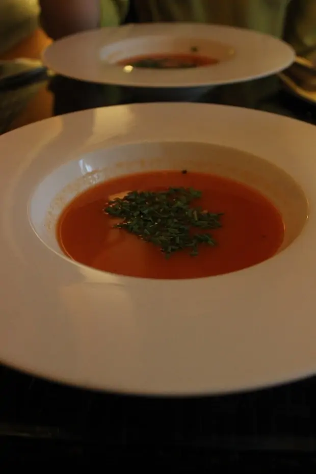 Návštěva raw restaurace a mrkvová polévka z poledního menu.